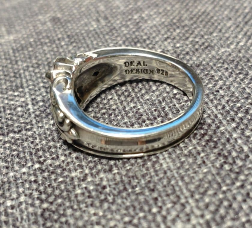 週末限定値下げ　廃番品　ディールデザイン ジルコニアクロスリング　925