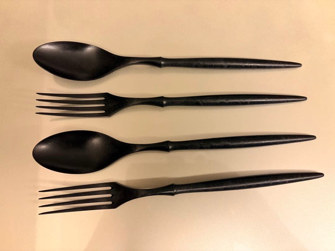 【美品】早い者勝ち！黒系ARAS 大皿ウェーブ斜め小鉢 カトラリー 2人用 ペア