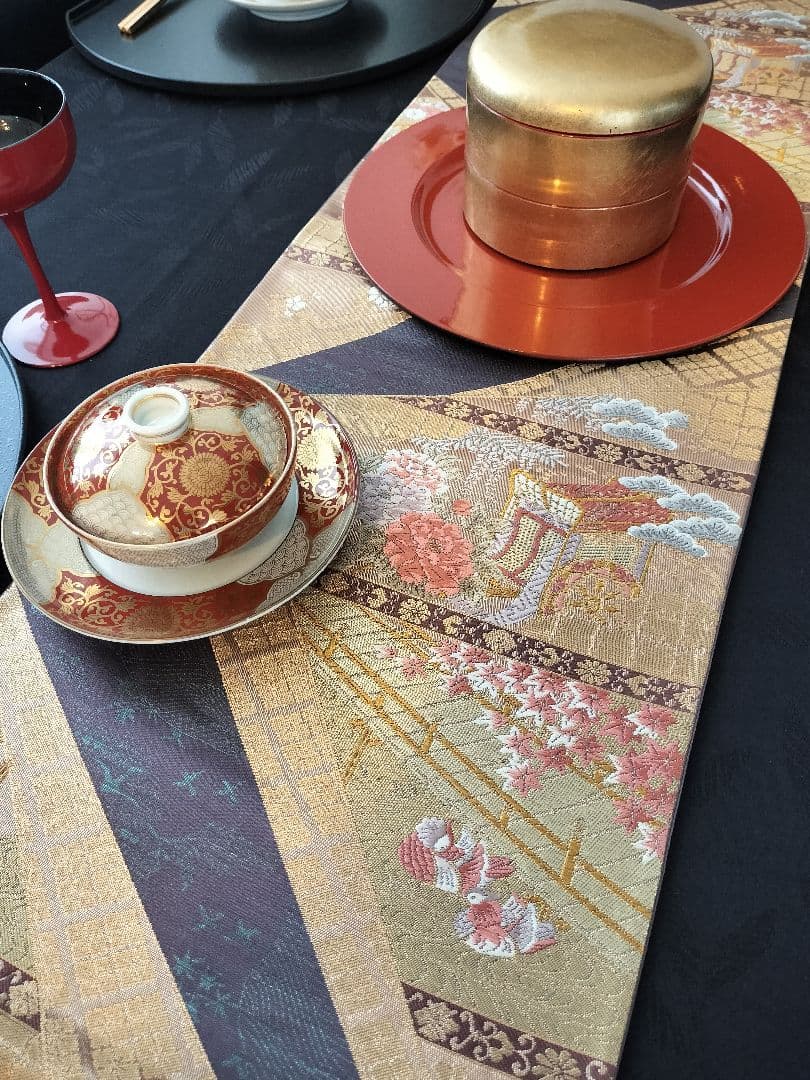 A945★高級‼️豪華刺繍‼️ひな祭り‼️テーブルランナー2m10cm