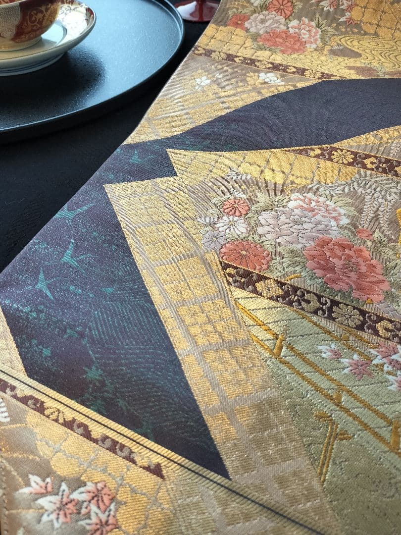 A945★高級‼️豪華刺繍‼️ひな祭り‼️テーブルランナー2m10cm