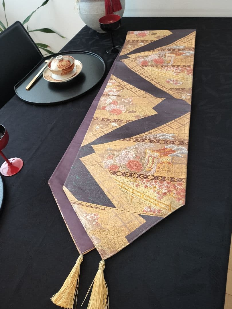 A945★高級‼️豪華刺繍‼️ひな祭り‼️テーブルランナー2m10cm