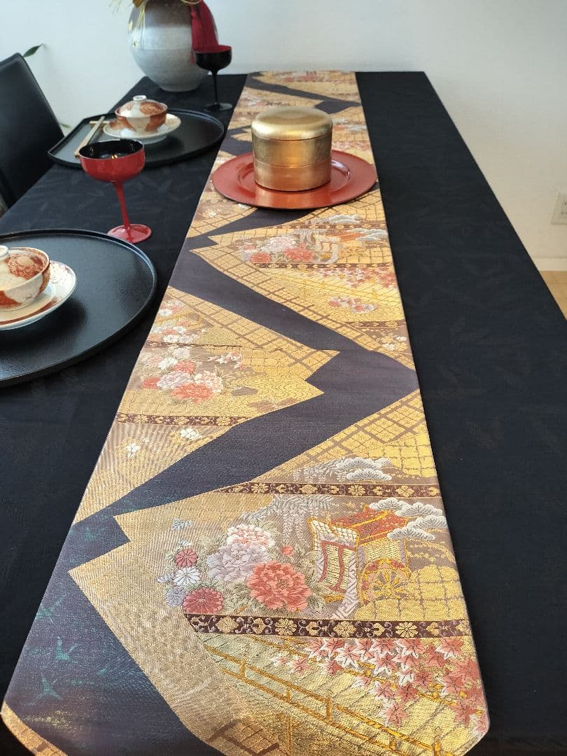 A945★高級‼️豪華刺繍‼️ひな祭り‼️テーブルランナー2m10cm