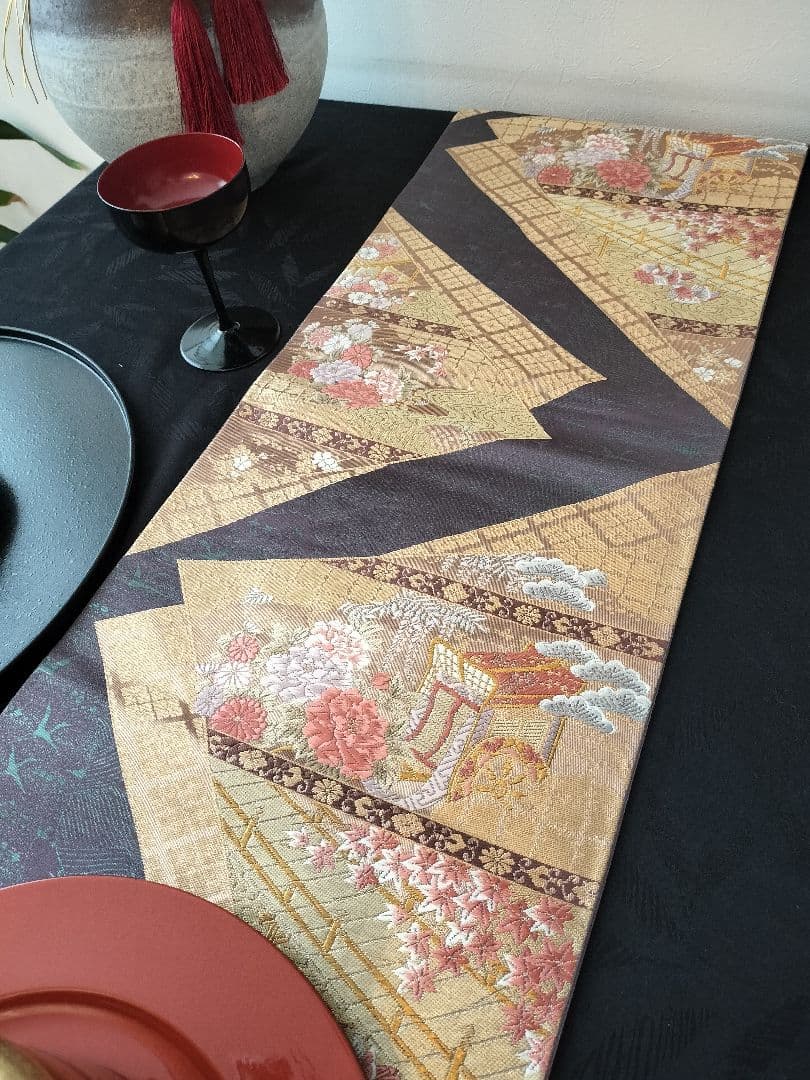 A945★高級‼️豪華刺繍‼️ひな祭り‼️テーブルランナー2m10cm