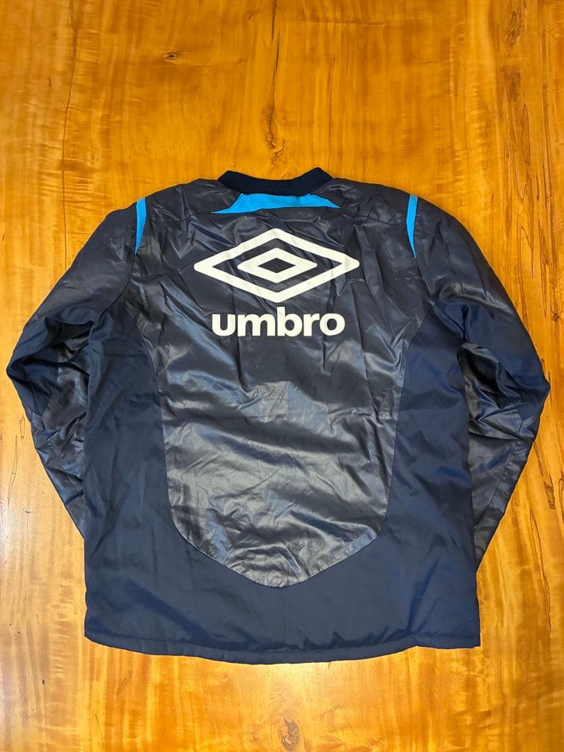 極美品 UMBRO 中綿 ピステ ウィンドブレーカー L M 上下 セットアップ