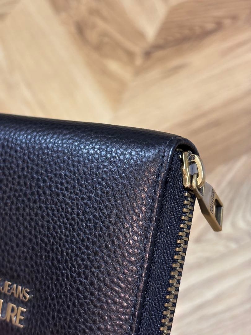 【極美品】ヴェルサーチ ジーンズ クチュール コンパクトウォレット シボ革