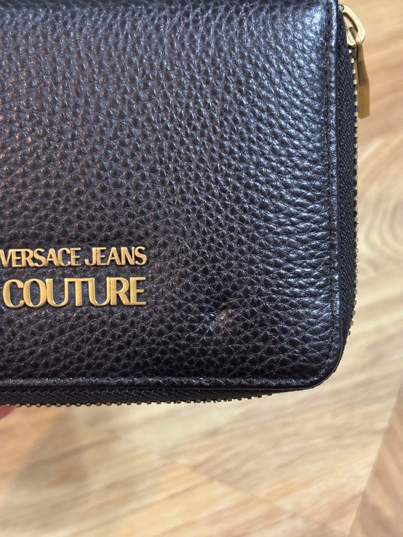 【極美品】ヴェルサーチ ジーンズ クチュール コンパクトウォレット シボ革