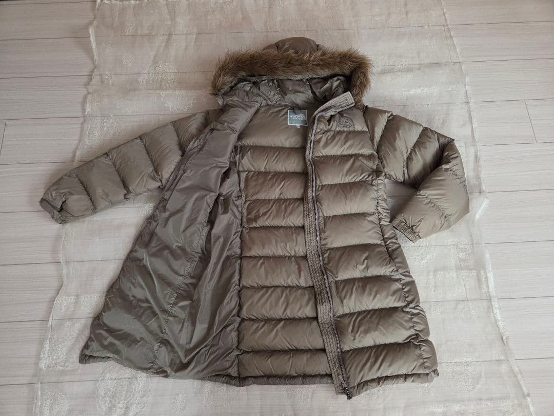 THE NORTHFACE フードファー付きベージュダウンジャケット　82