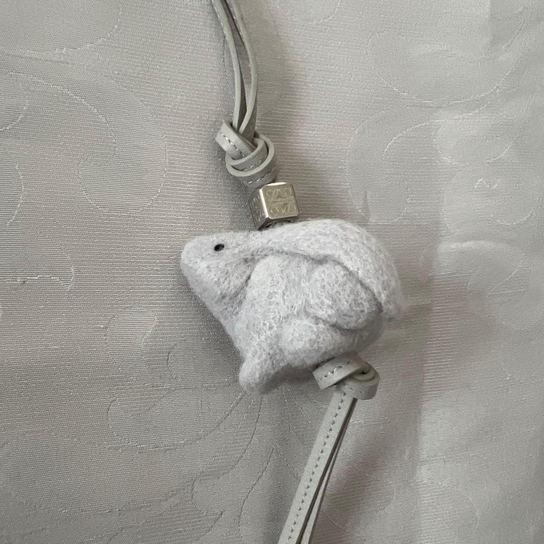 ロエベ バニー　チャーム　希少