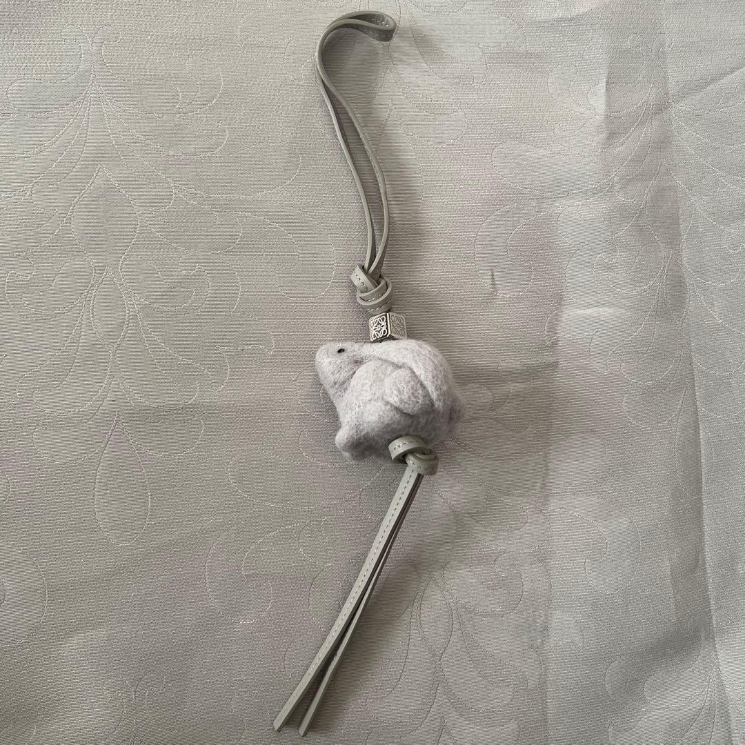 ロエベ バニー　チャーム　希少