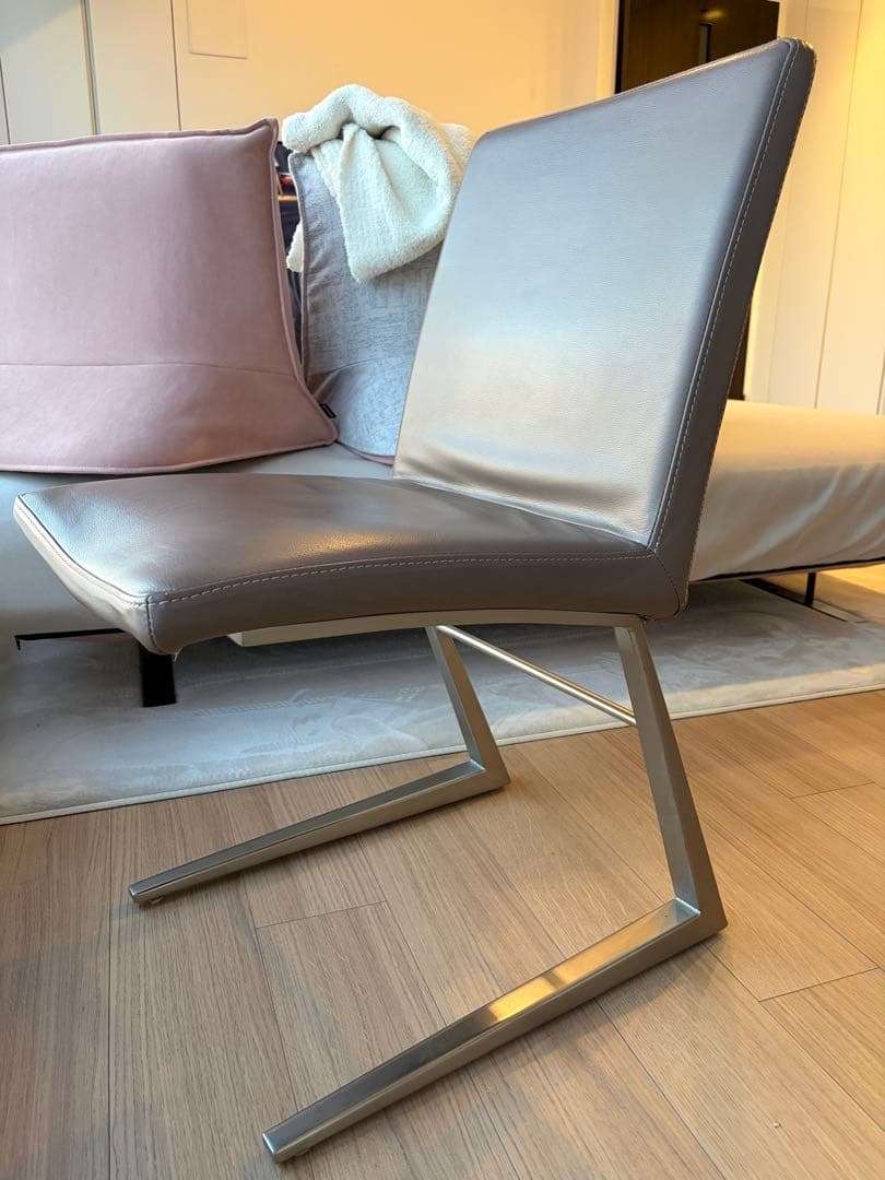 ボーコンセプト　ダイニングチェア①