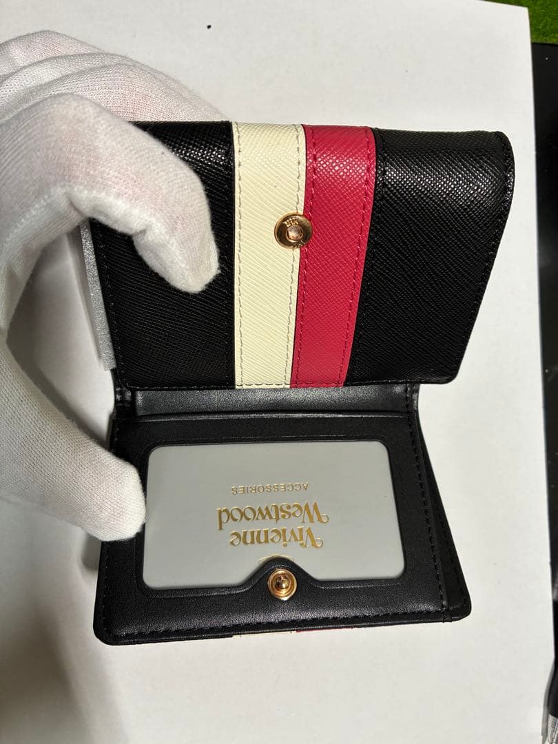☆人気【新品】Vivienne Westwood 三つ折り財布 トリコロール柄
