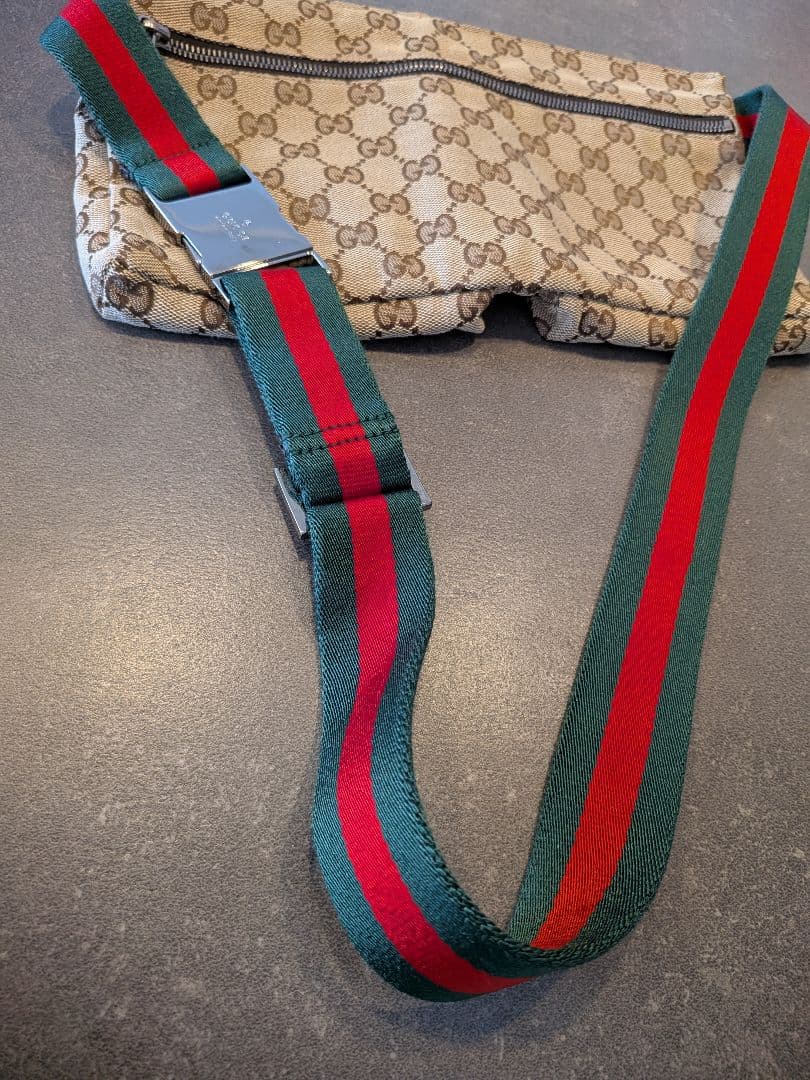 ✨超美品✨ Gucci ボディバッグ・ウエストポーチ