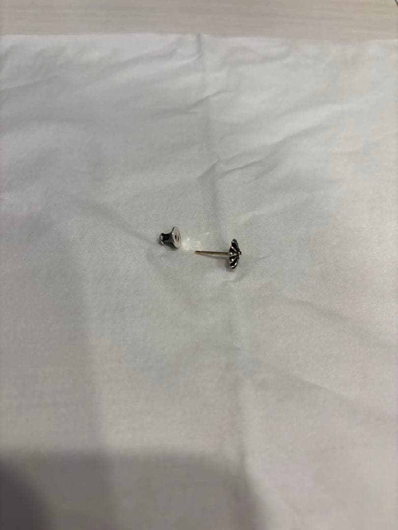 【CHROME HEARTS 】CHプラススタッド