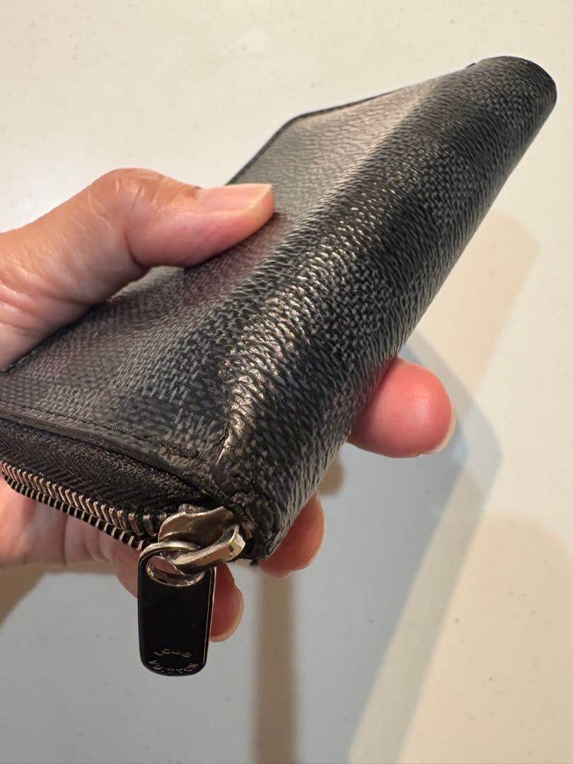 ルイヴィトン　ジッピーパース　ダミエグラフィット　コンパクト財布