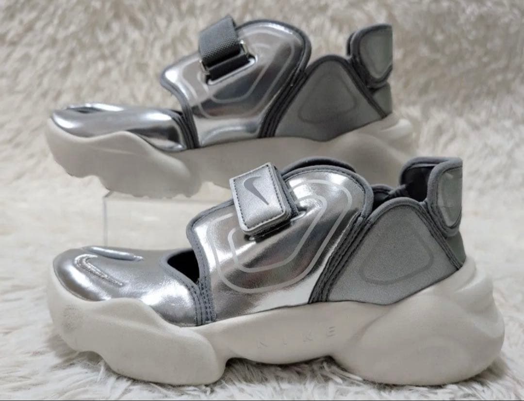 【美品】　希少✴︎NIKE アクアリフト メタリックシルバー 23 ナイキ
