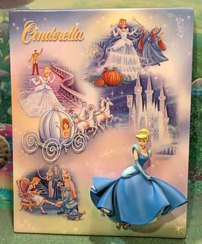 ディズニー　限定版コレクション　シンデレラ　壁掛け　鑑定書付き　未使用　レア