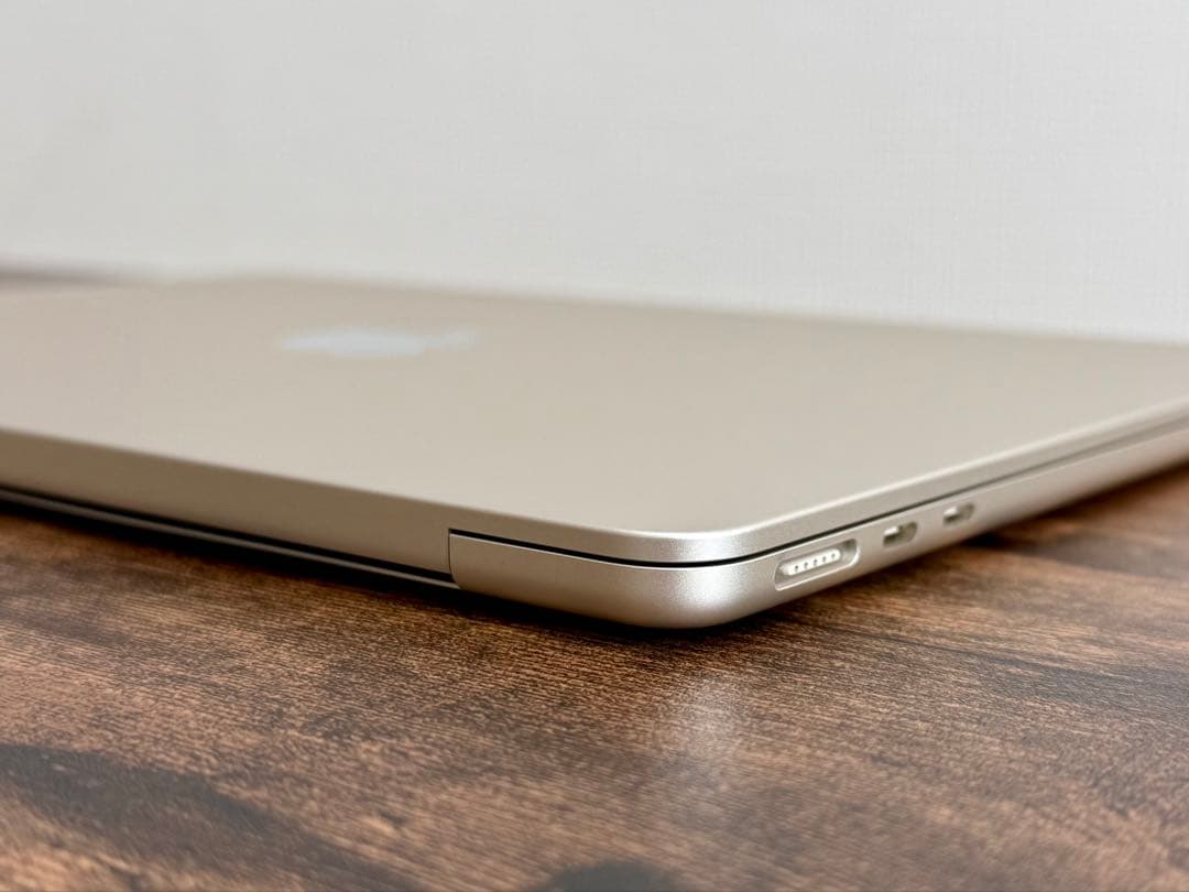 MacBook Air 2022 M2 13inch 256GB スターライト