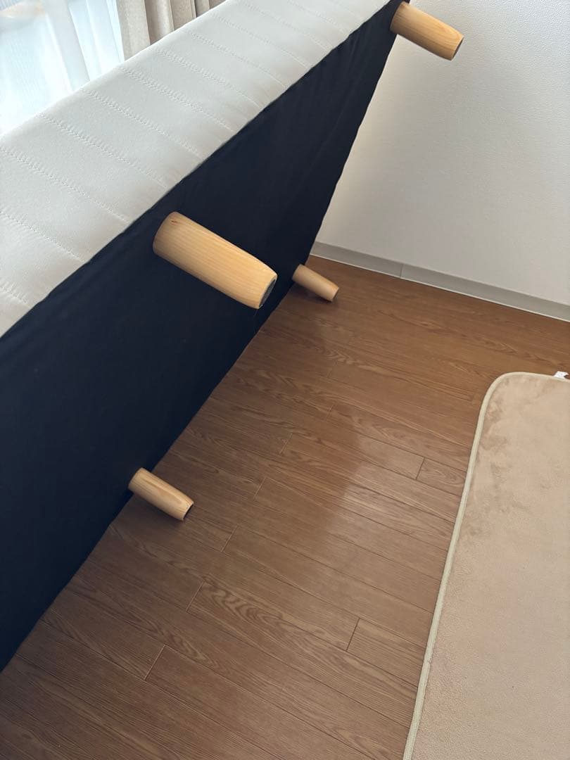 2/11までの限定　ホワイト ストライプ 脚付きマットレス シングル