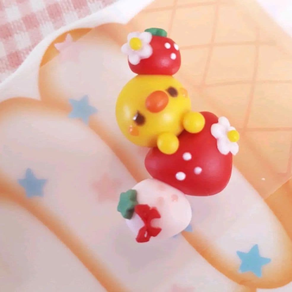 苺モチーフ♡黄色ひよこちゃん