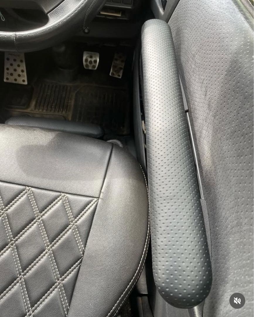 ハイエース200系　スーパーGL アームレスト　運転席側　腕おき台　★即日発送