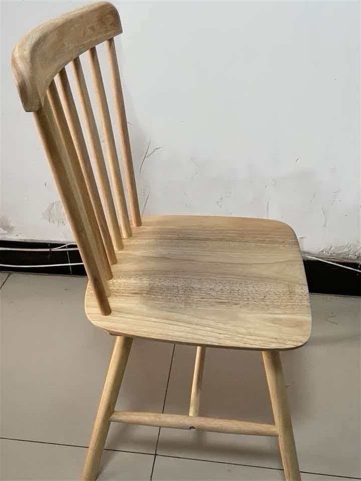 ナチュラルウッドスピンドルバックダイニングチェア(1個)