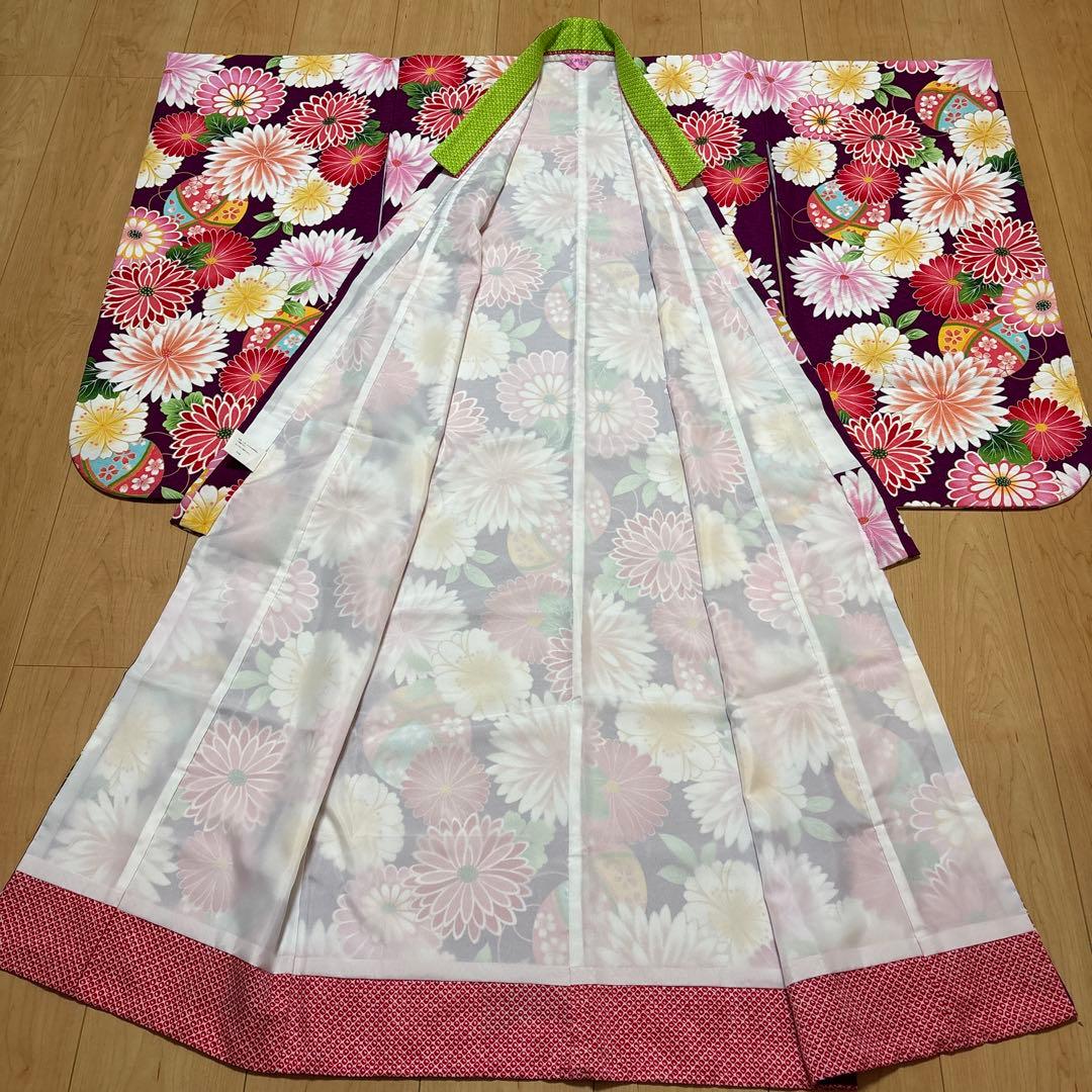 98 式部浪漫　着物単品　紫×鞠×菊　7歳　七五三着物　四つ身　美品　日本製