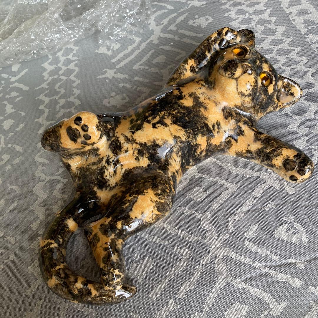 ウィンスタンレイ　ケンジントンキャットsize4 仰向け錆び猫さん。