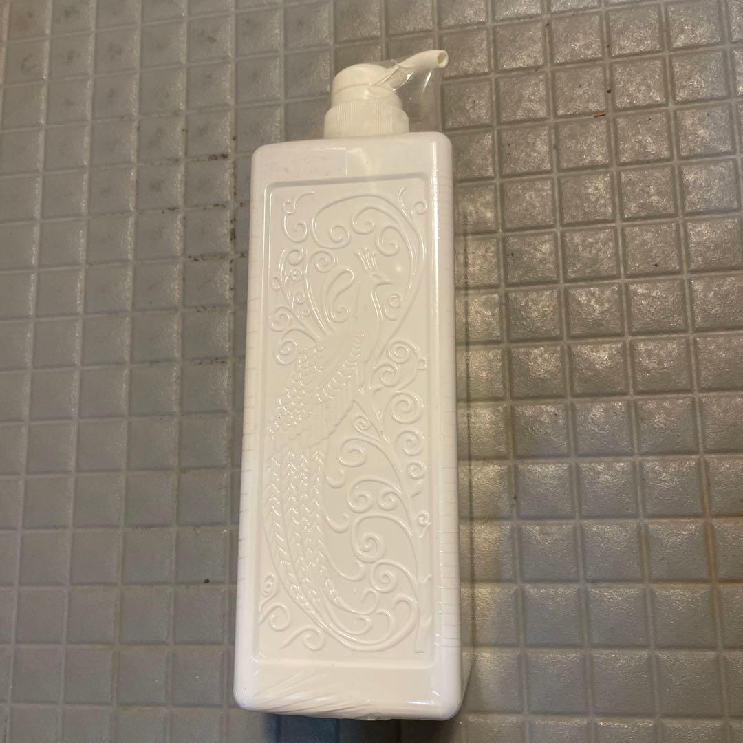 (*)様 YAKUKUSEN 薬用全身洗浄料　ホワイト合計2L