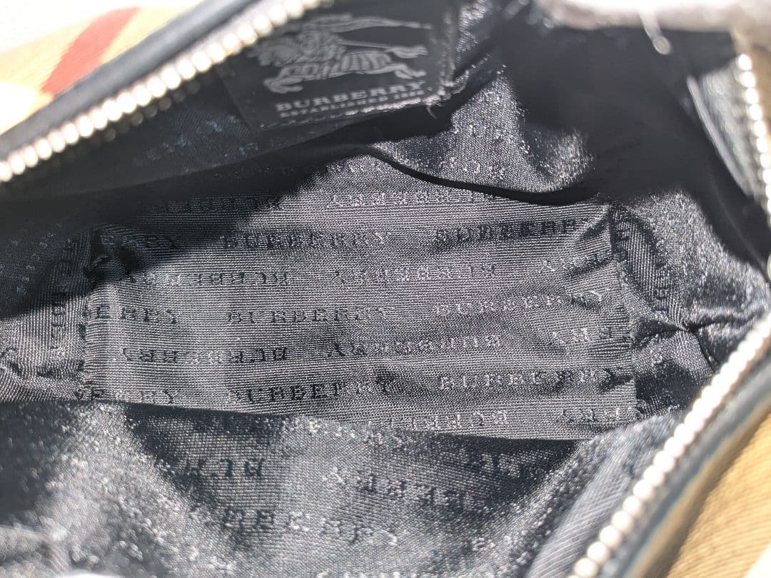美品★バーバリー ノバチェックポーチ ハンドバッグ ストラップ ブラック レザー