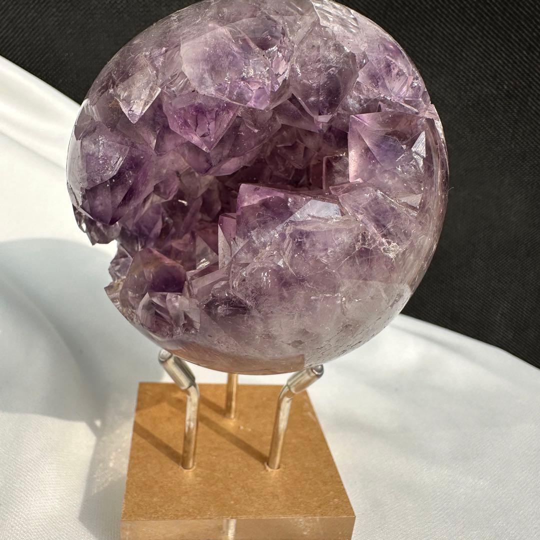 天然石アメジストの笑い口　置物　スフィア　D.79