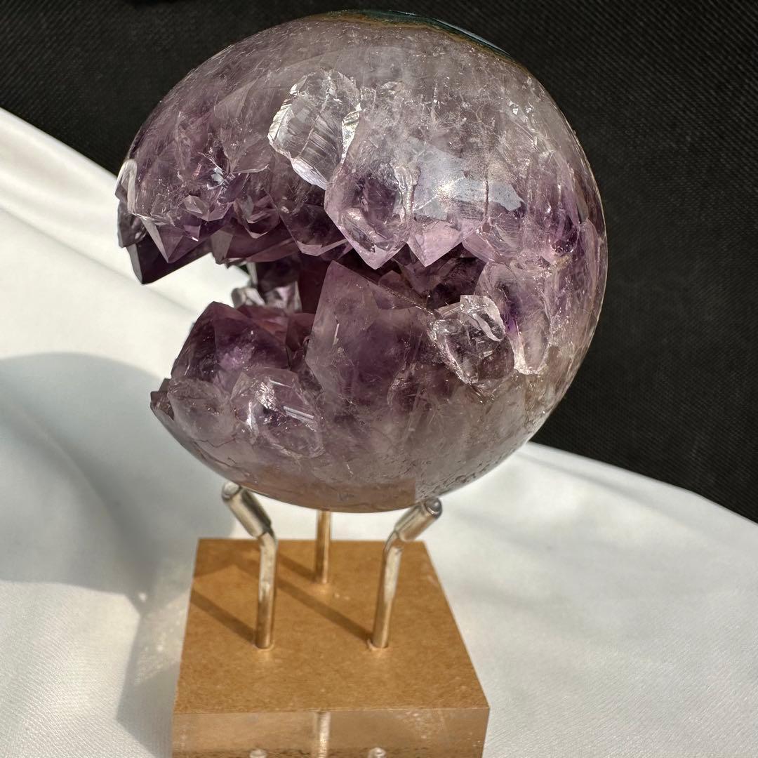 天然石アメジストの笑い口　置物　スフィア　D.79