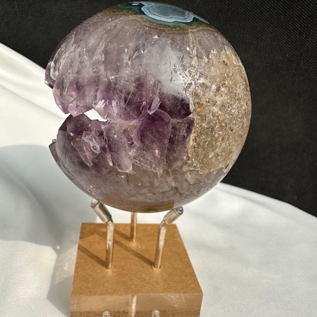 天然石アメジストの笑い口　置物　スフィア　D.79