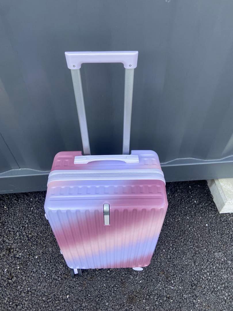 新品　Mサイズ　 キャリーバッグ　キャリーケース　スーツケース
