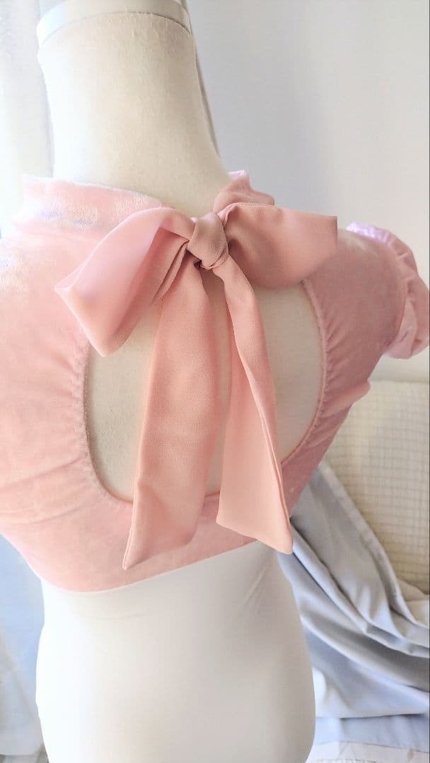 Ｓ～Ｍサイズ／可愛いベビーピンククラッシュベロアのチョーカーリボン娘役レオタード