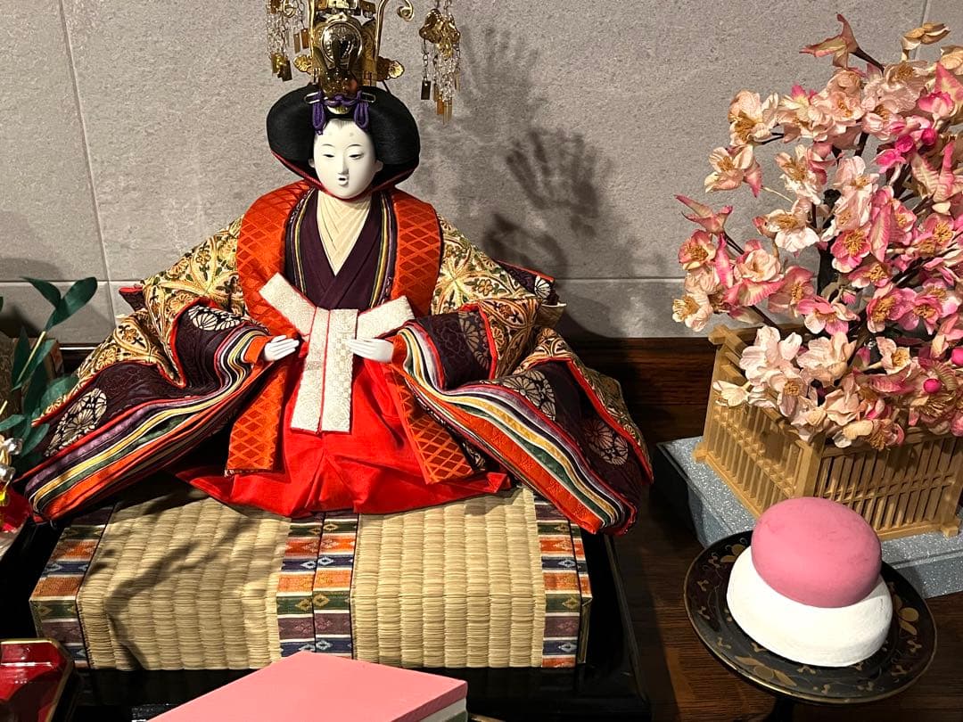美品　秀月　十二単を纏う貴重な雛人形セット