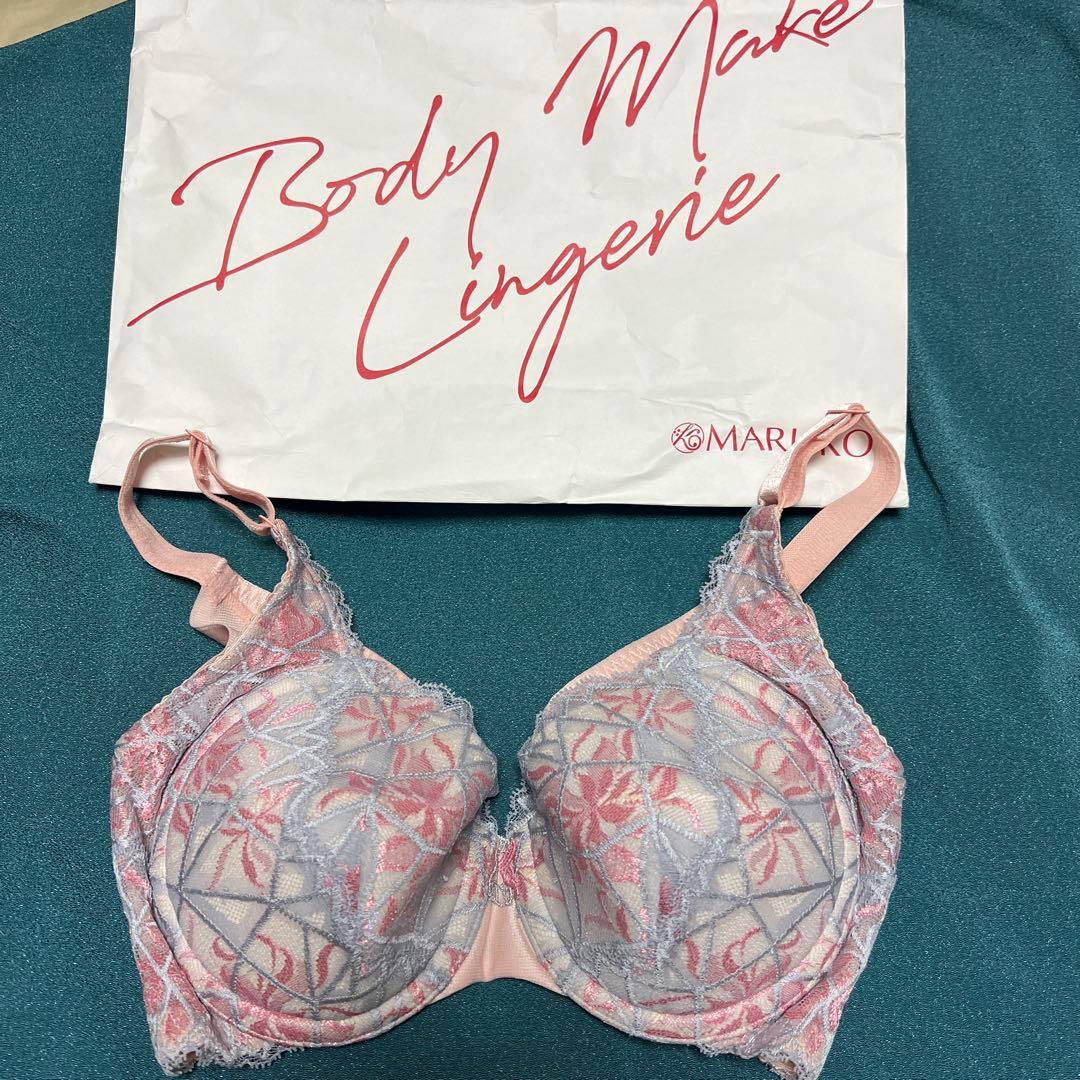 新品未着用　マルコ　カーヴィシャスカレス　フルカップC70