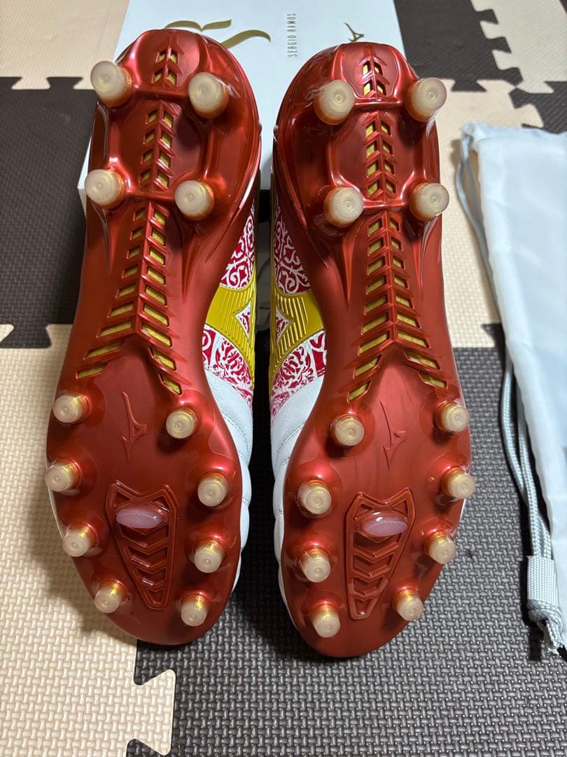 ミズノサッカースパイク　モレリアネオ4β セルヒオ・ラモス