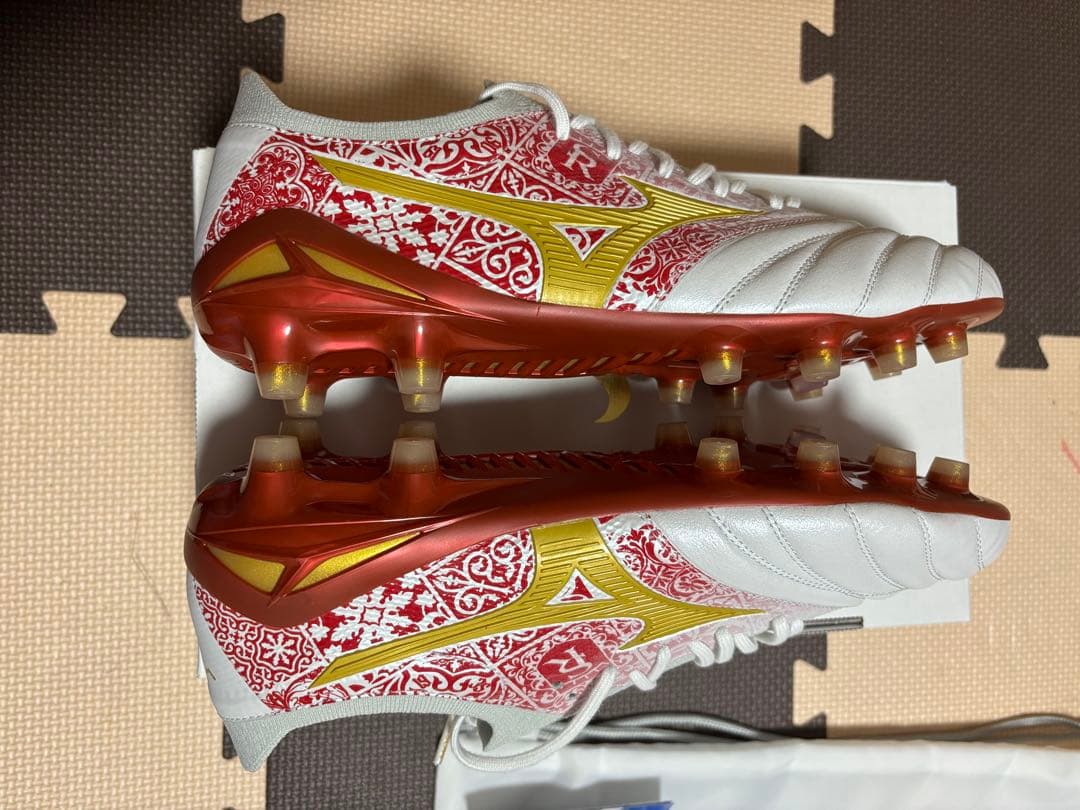 ミズノサッカースパイク　モレリアネオ4β セルヒオ・ラモス