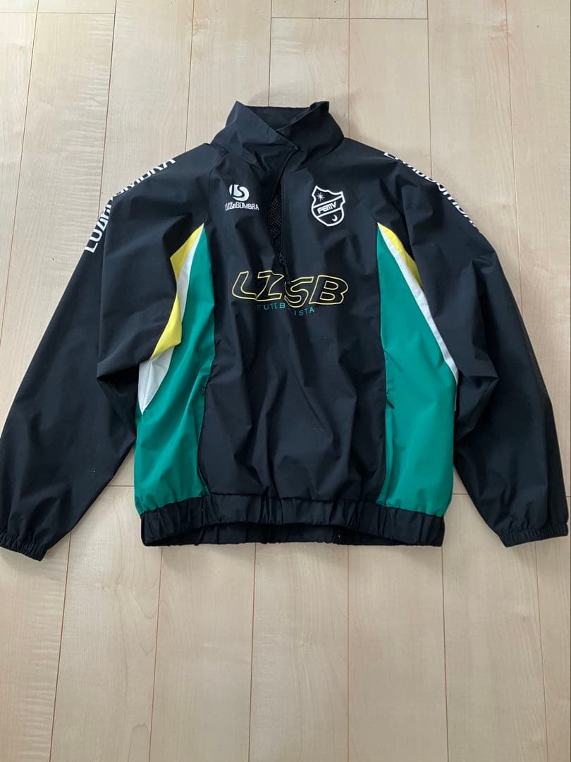 ルースイソンブラ　トレーニングウェア