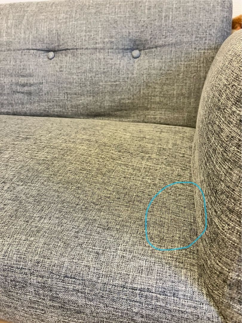 グレー ボタン付きソファ 木製フレーム