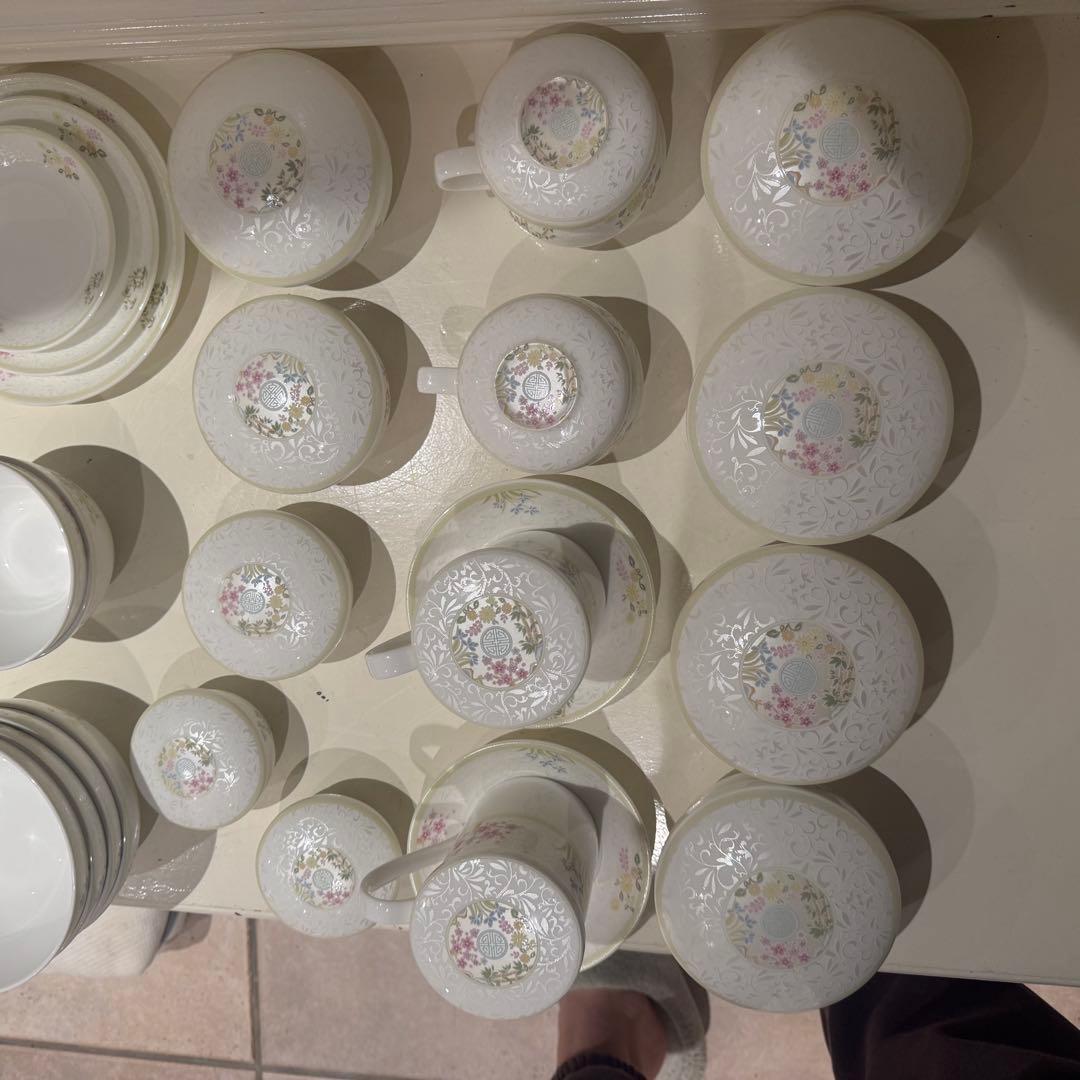 値下げしました！7月末まで！ 18,000円値下げ韓国食器51点セット