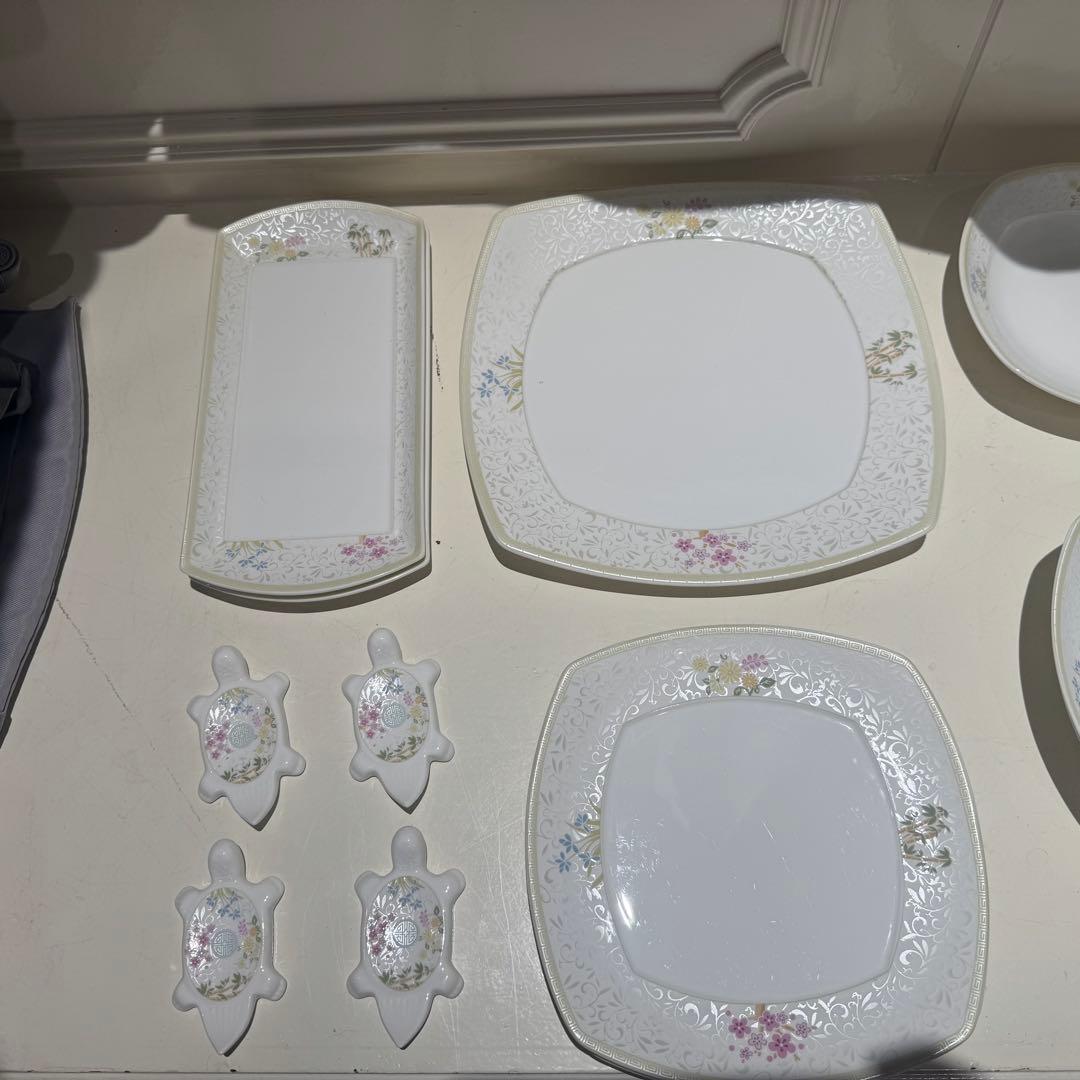 値下げしました！7月末まで！ 18,000円値下げ韓国食器51点セット