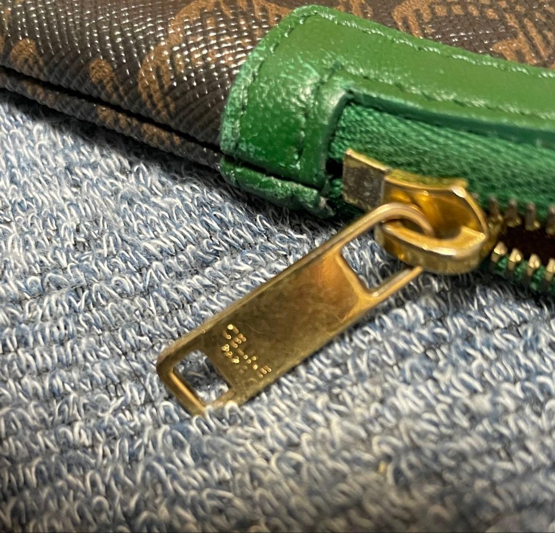 れにCELINE ロゴ入り クラッチバッグ ブラウン/グリーン