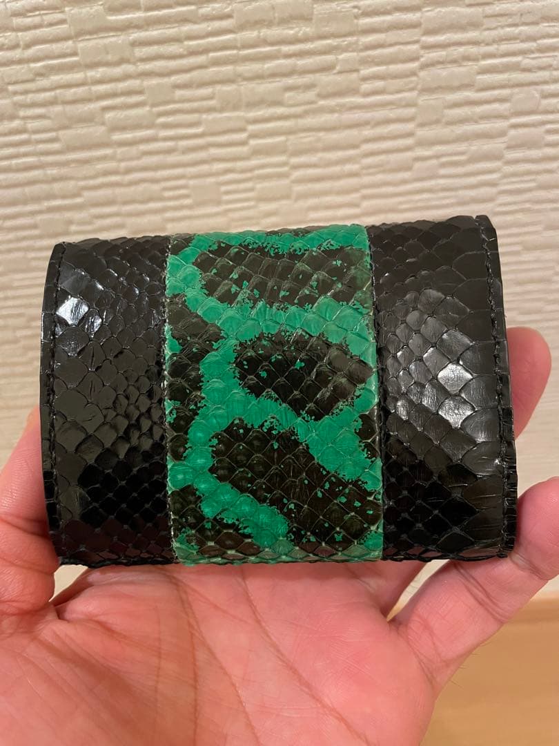 ヘビ革　アマコンダ　三つ折り財布　コンパクト財布