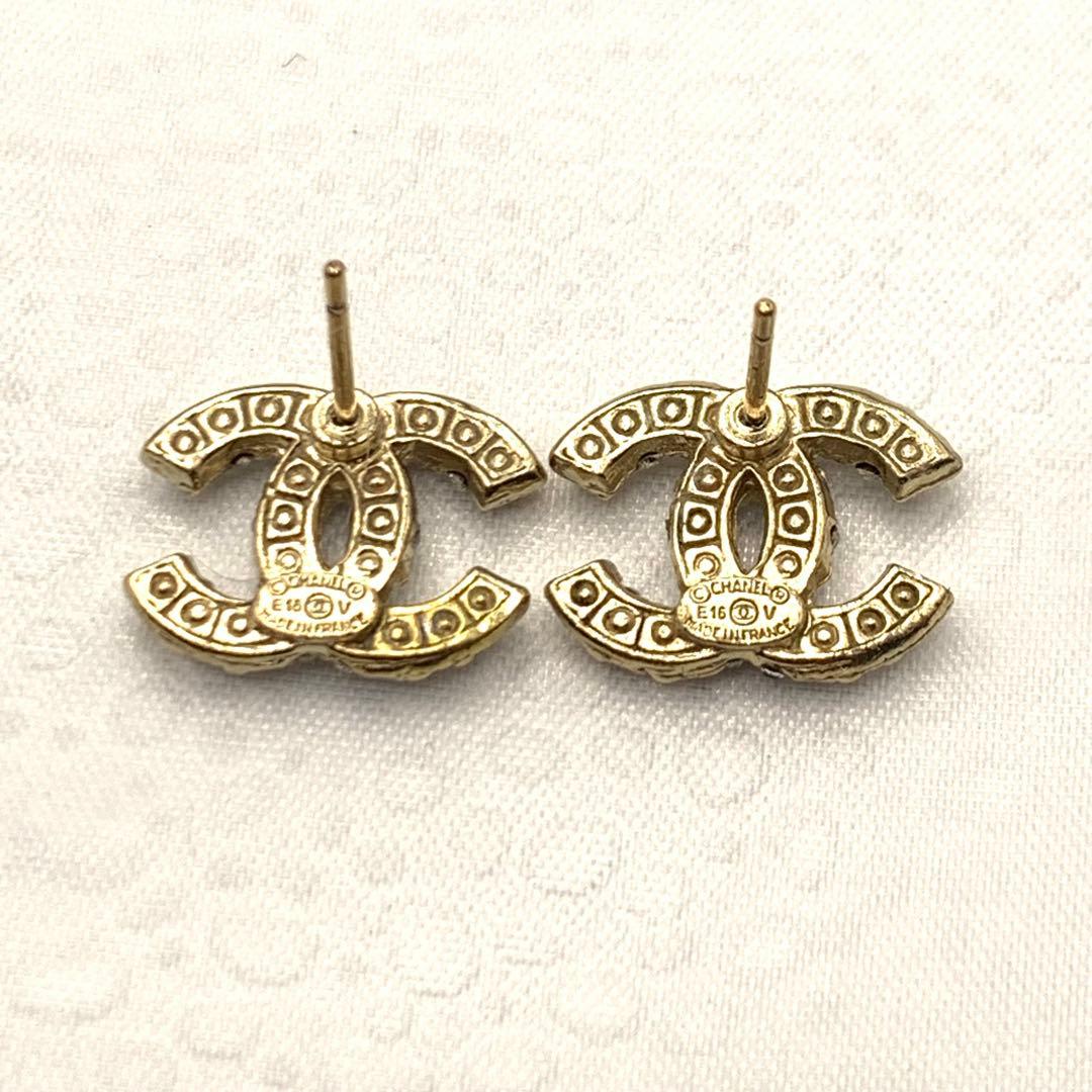 CHANEL シャネル　ココマーク　ピアス　刻印あり