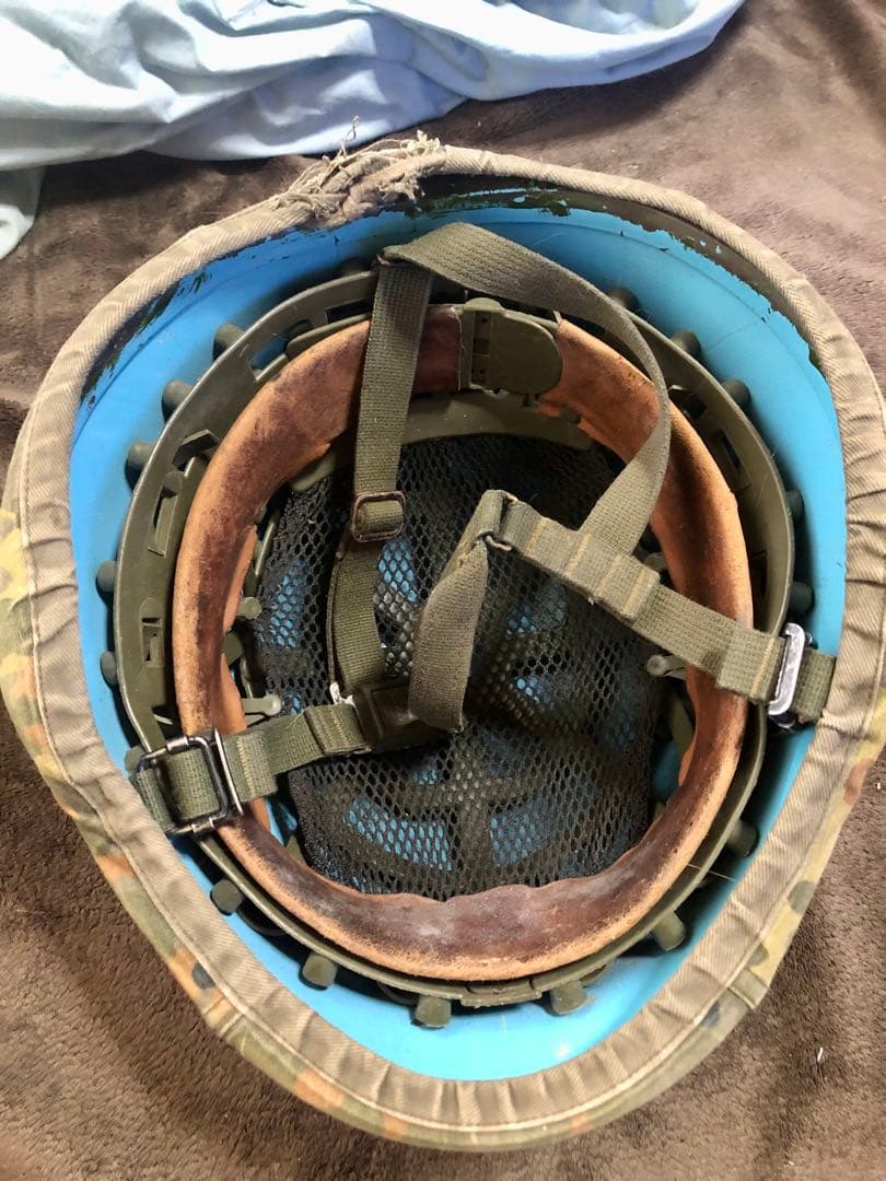 ドイツ連邦軍　ヘルメット　多分本物だと思うんですよう