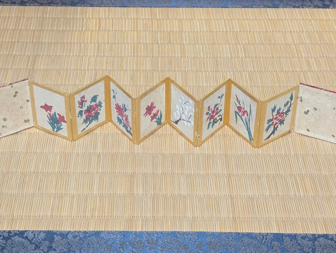稀少！古い雛道具　花の絵の折り本