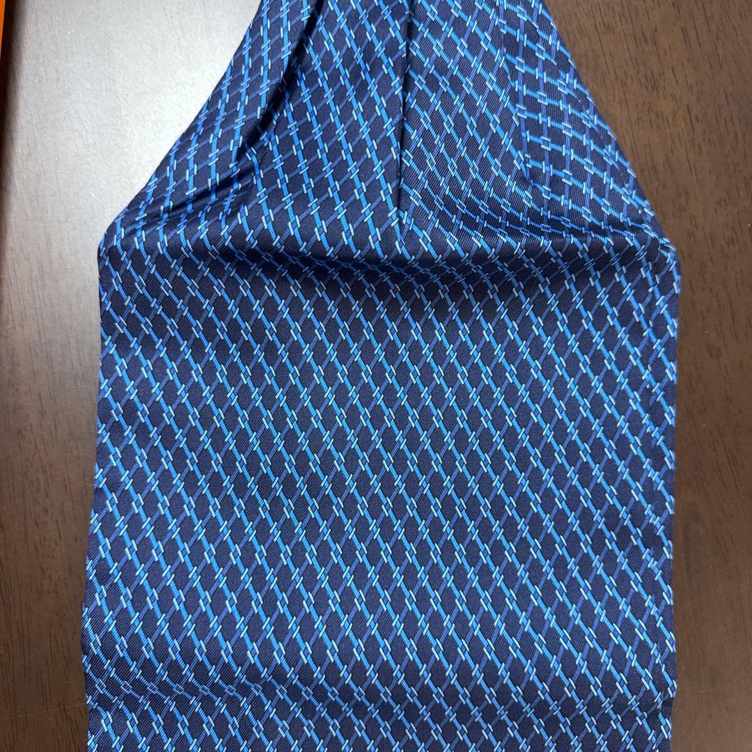 極美品　エルメス　ネクタイ　アスコットタイ　紺　H柄
