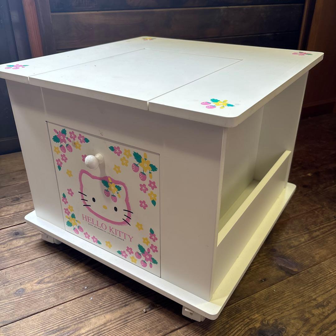昭和レトロ　サンリオ　ハローキティ　ドレッサー　メイクボックス　机　キャスター付