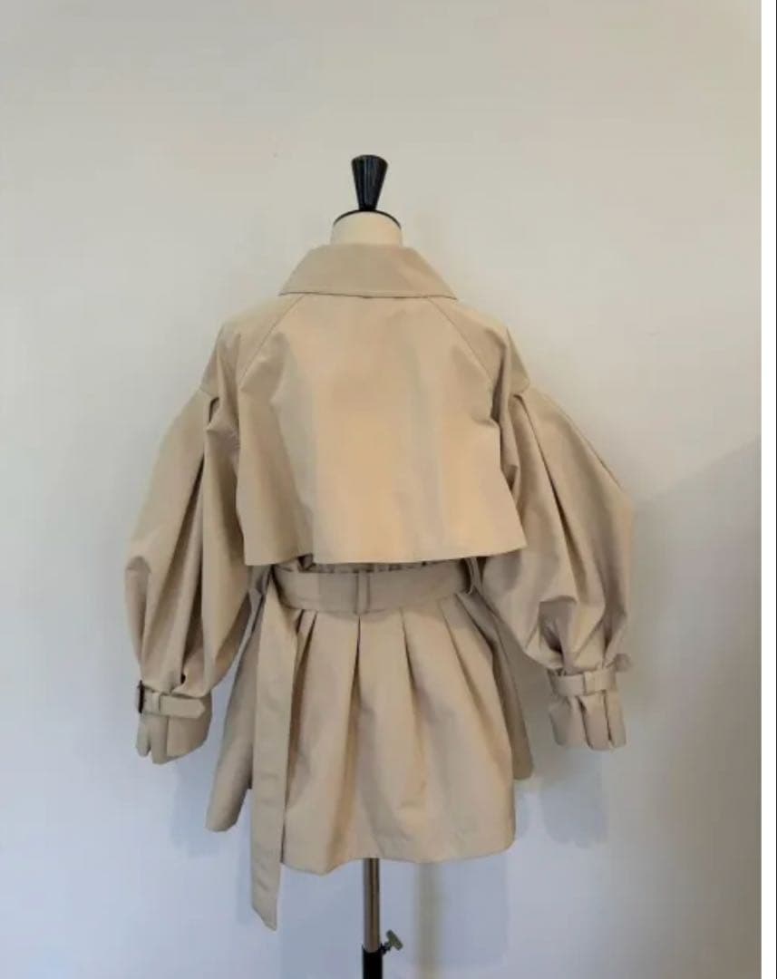 ボリューミースリーブトレンチコート　ベージュ　新品未使用